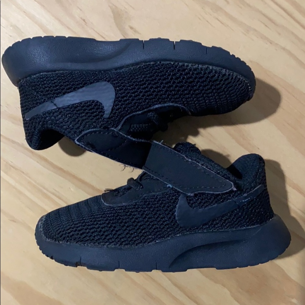 NIKE Toddler tennis shoes